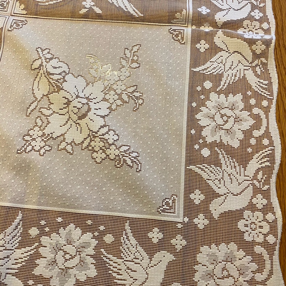White Polyester Lace Rectangular Tablecloth - Picture 4 of 7